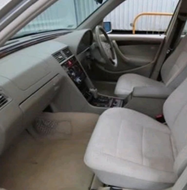 1999 Mercedes-Benz C Class C200 Elegance 4dr Auto [5] SALOON Petrol Automatic