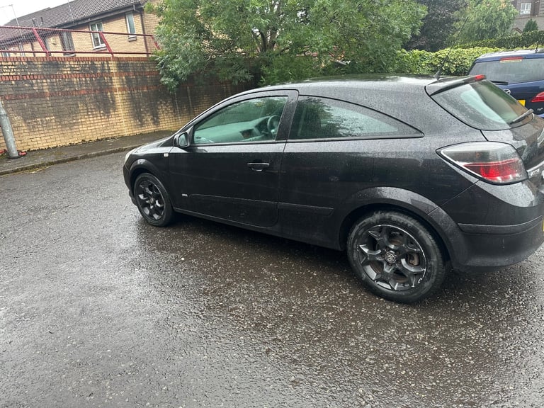 VAUXHALL ASTRA 2009 3DR PETROL**MOT TILL 27/04/2026 EXCELLENT CONDITION - Image 2
