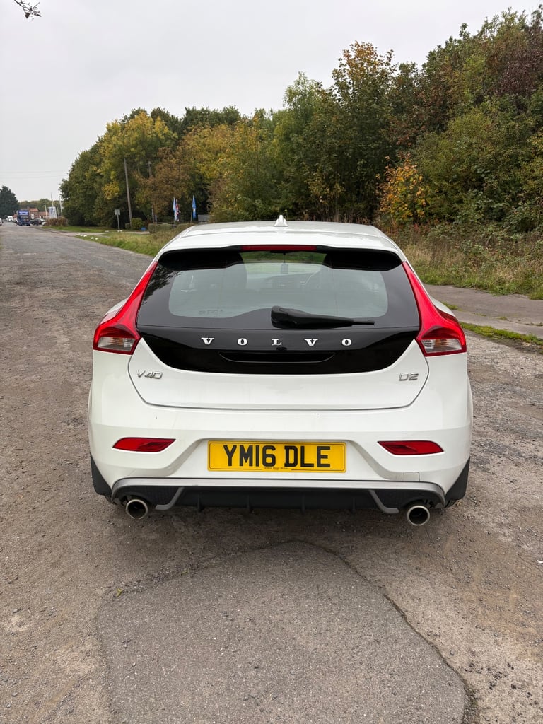 Volvo, V40, Hatchback, 2016, Manual, 1969 (cc), 5 doors