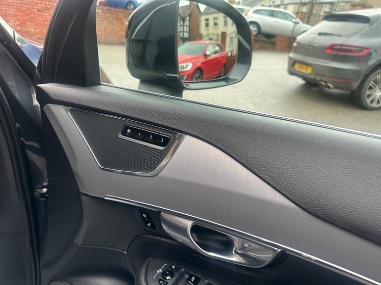 2020 Volvo XC90 2.0 B5 MHEV Momentum SUV 5dr Petrol Hybrid Auto 4WD Euro 6 (s/s) (250 ps) Automatic