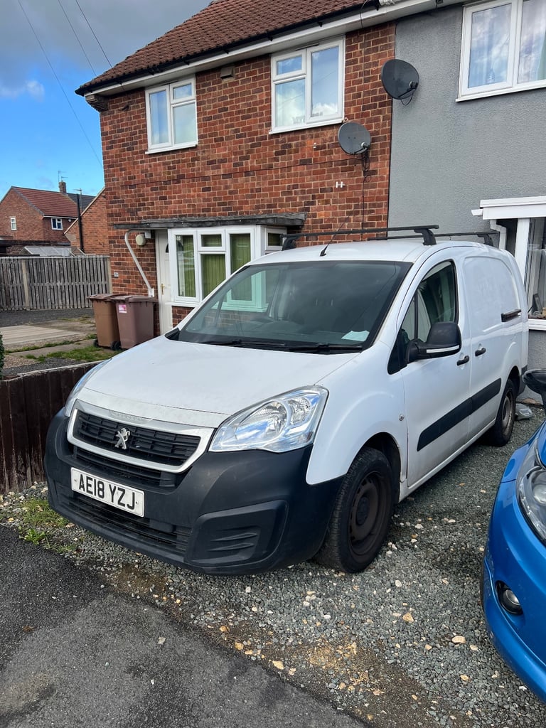 8 CARS FOR SALE - RUN DRIVE MOT 