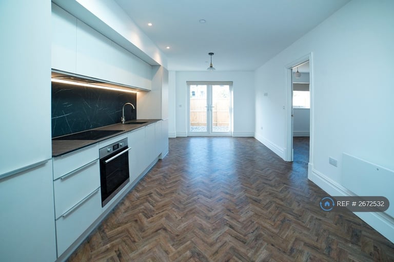 1 bedroom flat in Cathedral Road, Cardiff, CF11 (1 bed) (#2672532)