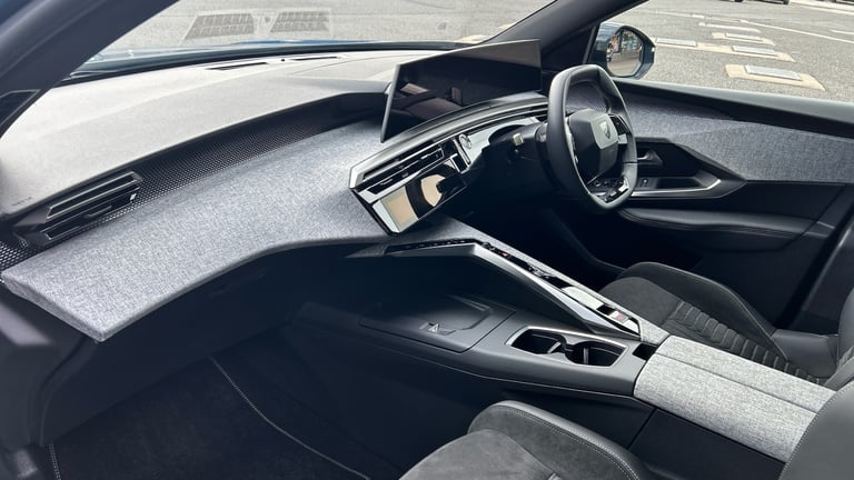 2025 Peugeot 5008 1.2 Hybrid 136 GT 5dr e-DSC6 Petrol Estate Estate Petrol Automatic