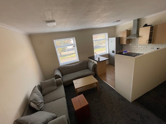 Two bedrooms flat close to university hospital *Bills included