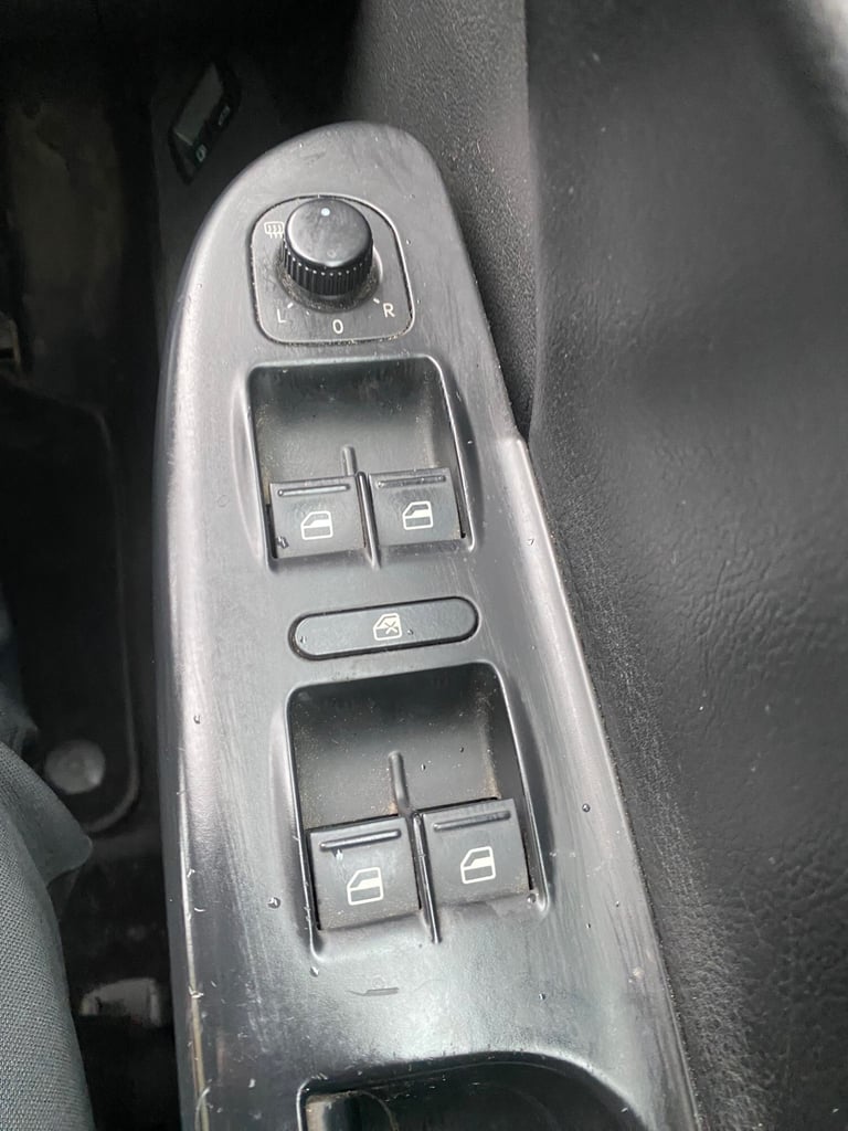 2009 Volkswagen Passat 2.0 Highline TDI CR DPF 110 4dr SALOON Diesel Manual