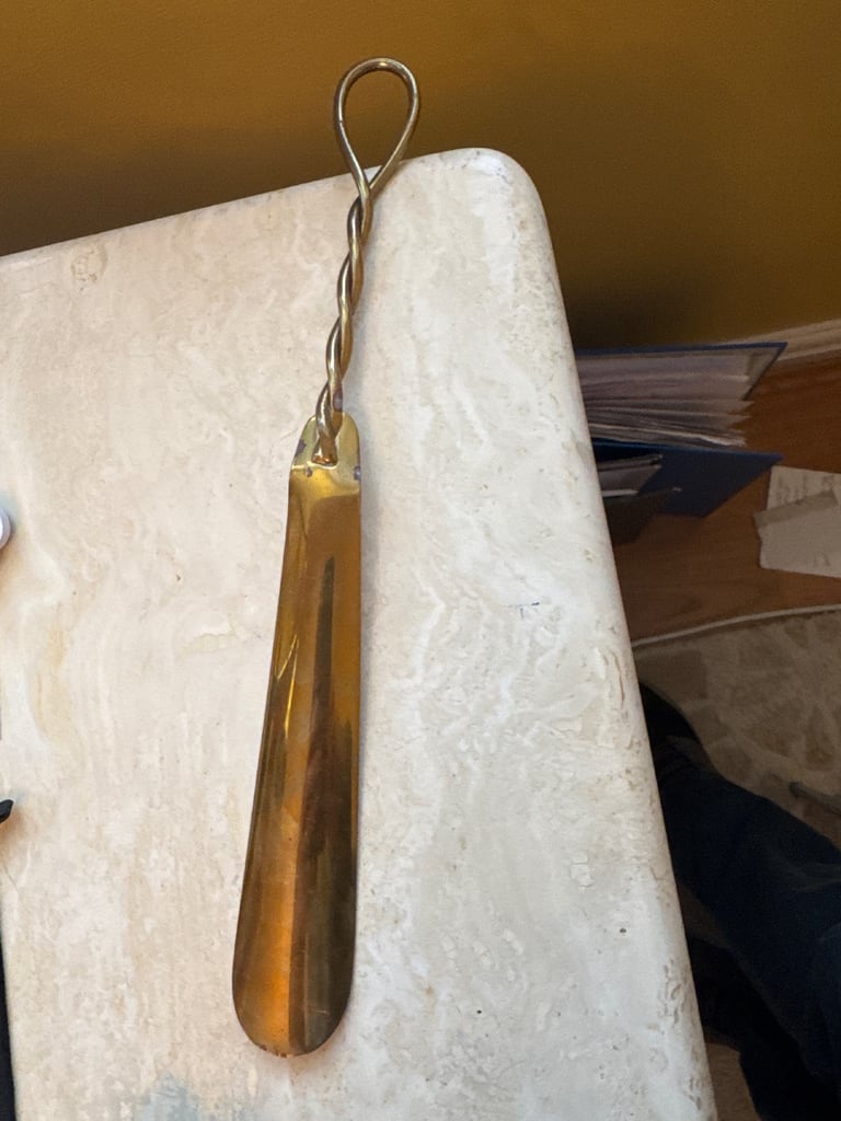 Brass shoe horn