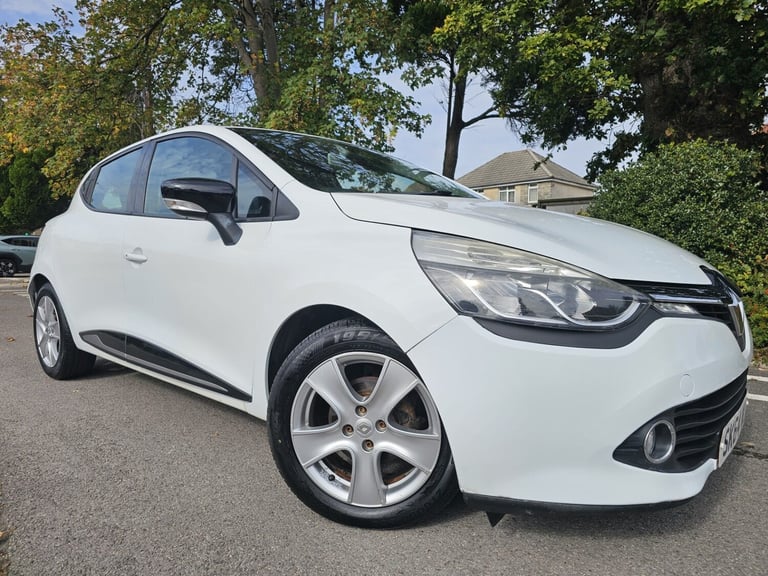 image for 2014 Renault Clio 1.2 16V Dynamique MediaNav 5dr HATCHBACK Petrol Manual