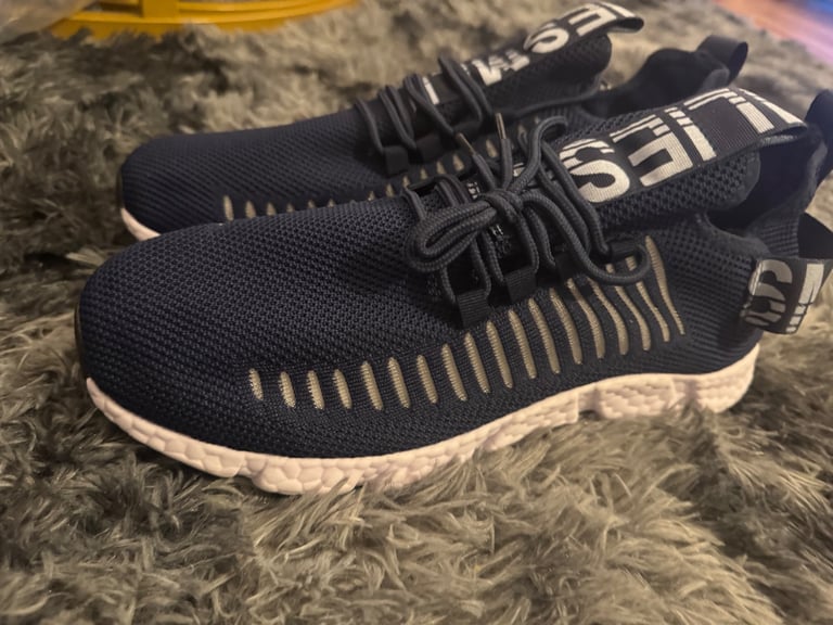 Men training shoes 