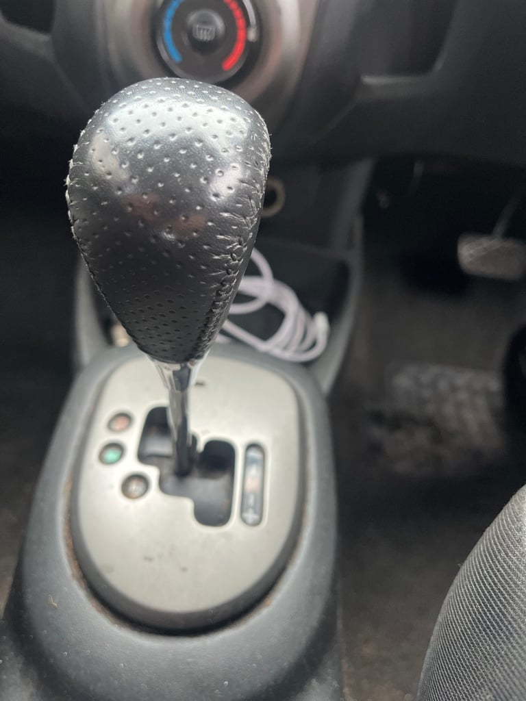 Toyota, YARIS, Hatchback, 2010, Semi-Auto, 1329 (cc), 5 doors