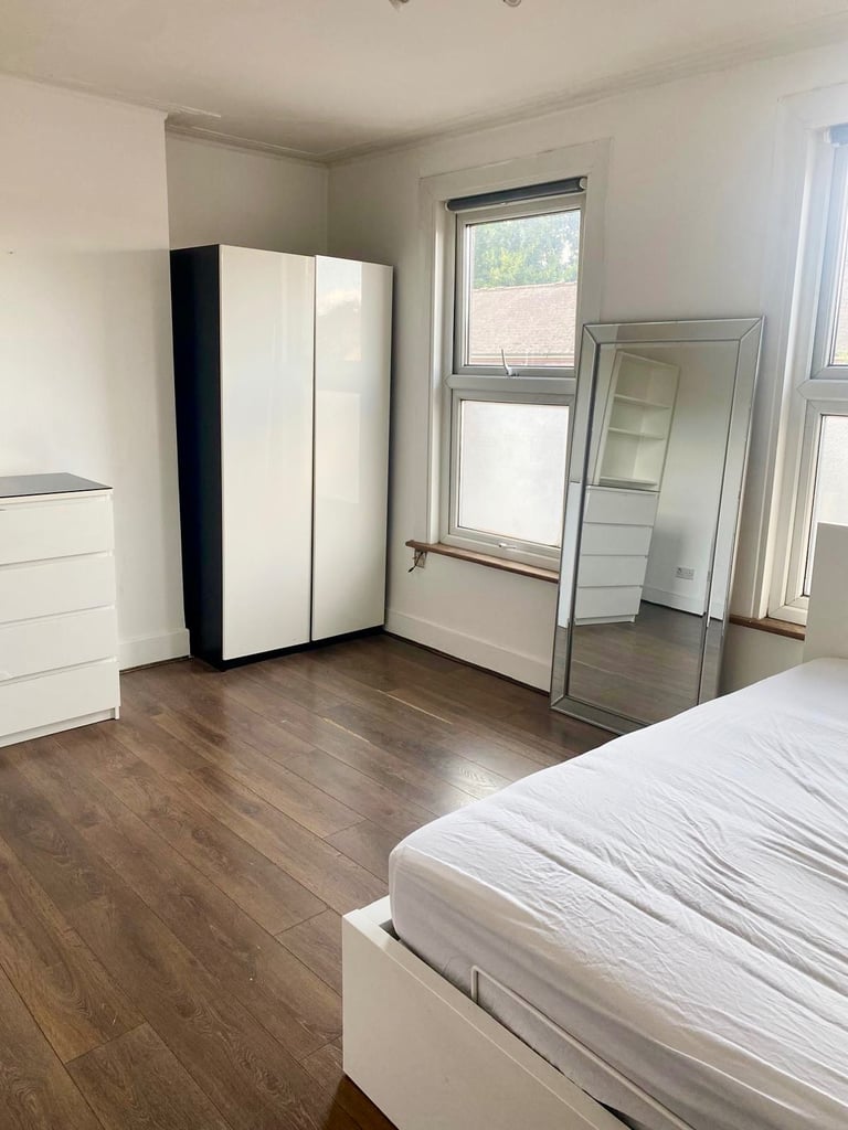 image for Rent Large Double Room - Close to Edmonton Green Station N9