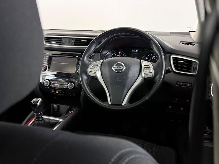 2016 Nissan Qashqai 1.2 DiG-T N-Connecta 5dr HATCHBACK PETROL Manual