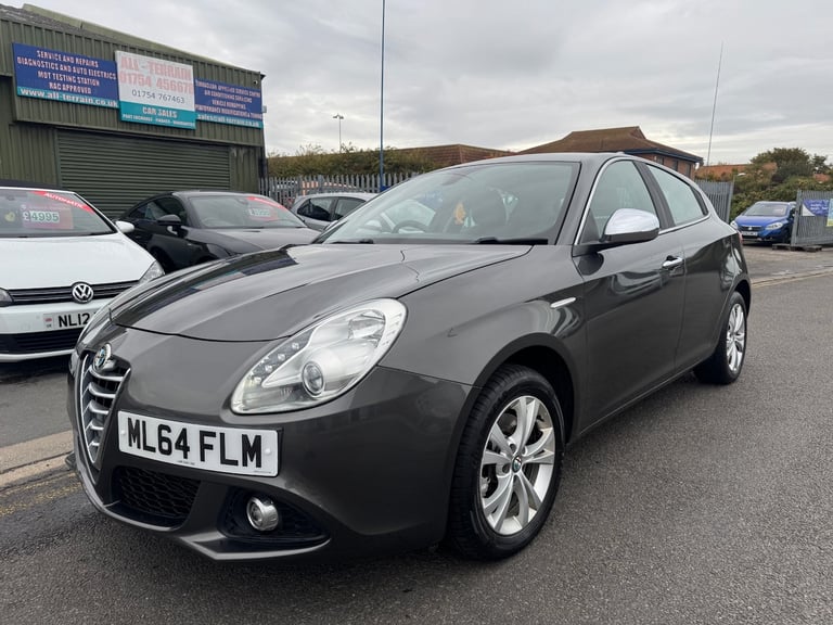 2014 Alfa Romeo Giulietta 2.0 JTDM-2 Distinctive 5dr / £20 ROAD TAX / 67+ MPG