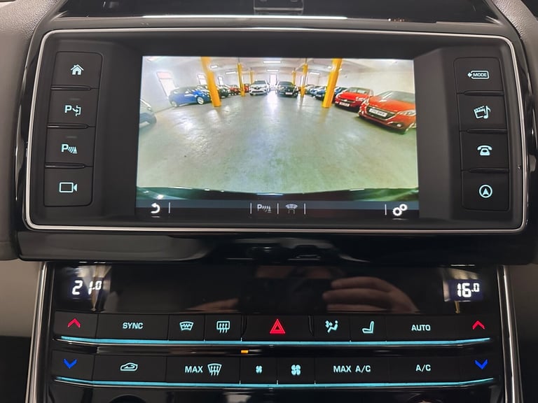 2016 Jaguar XE 2.0d Portfolio Euro 6 (s/s) 4dr SALOON Diesel Manual