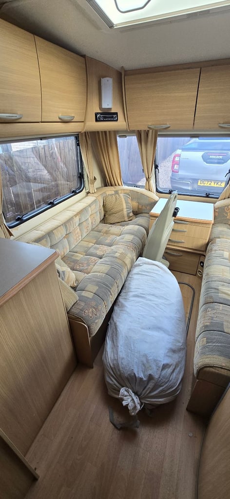 Abbey freestyle 560/6 berth fixed bunk beds 2008 motor mover full awning 