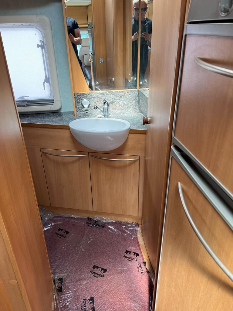 2004 - Swift Kon Tikki - 2.8ltr - 48,000 miles - 2 berth / 2 belts 