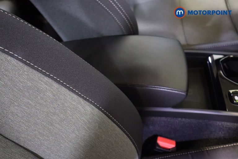 2022 Volvo XC40 1.5 T4 Recharge PHEV Plus Dark 5dr Auto ESTATE PETROL/ELECTRIC Automatic