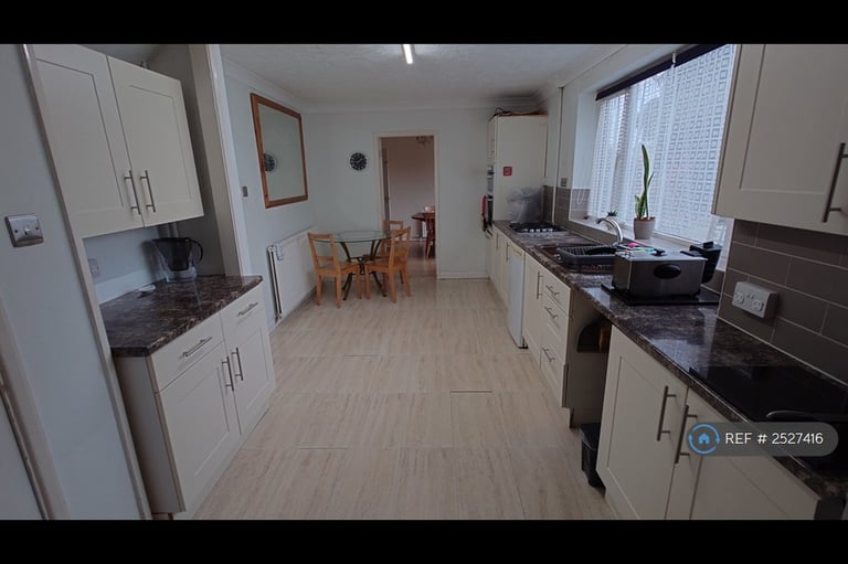 4 bedroom house in Bradwell Road, Peterborough, PE3 (4 bed) (#2527416)