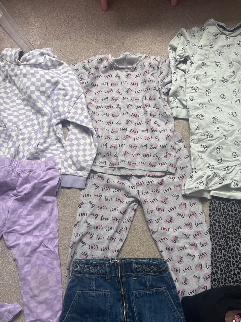 Large Girls bundle clothes 20+ items 