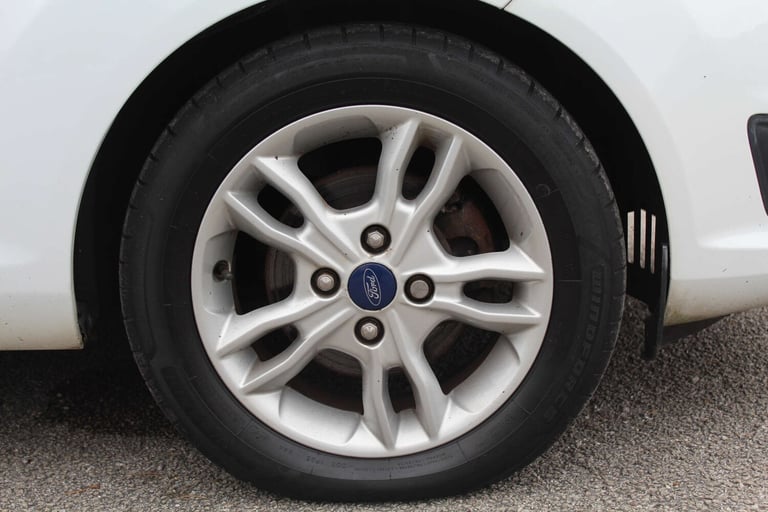 2014 Ford Fiesta 1.25 82 Zetec 5dr HATCHBACK PETROL Manual