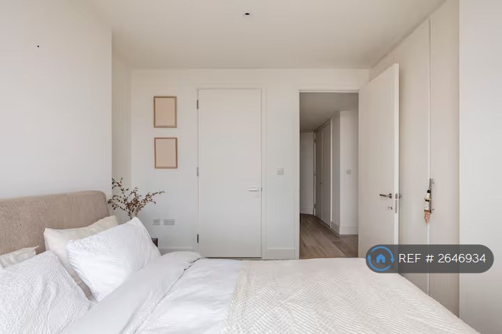 2 bedroom flat in Hale Works Apartments, London, N17 (2 bed) (#2646934)
