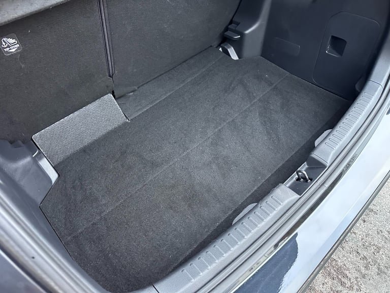 2022 Toyota Yaris 1.5 Hybrid Design 5dr CVT HATCHBACK Petrol/Electric Hybrid Automatic