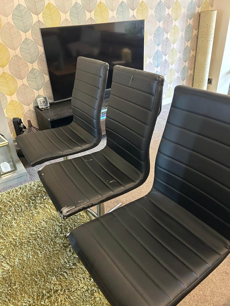 Set of 6 dining room chairs