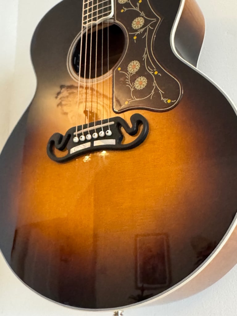 Sigma GJA-SG200+ Grand Jumbo Electro/Acoustic Guitar Sunburst