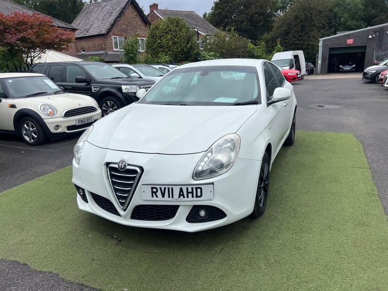 2011 Alfa Romeo Giulietta 1.4 TB MultiAir Lusso Euro 5 (s/s) 5dr HATCHBACK Petrol Manual