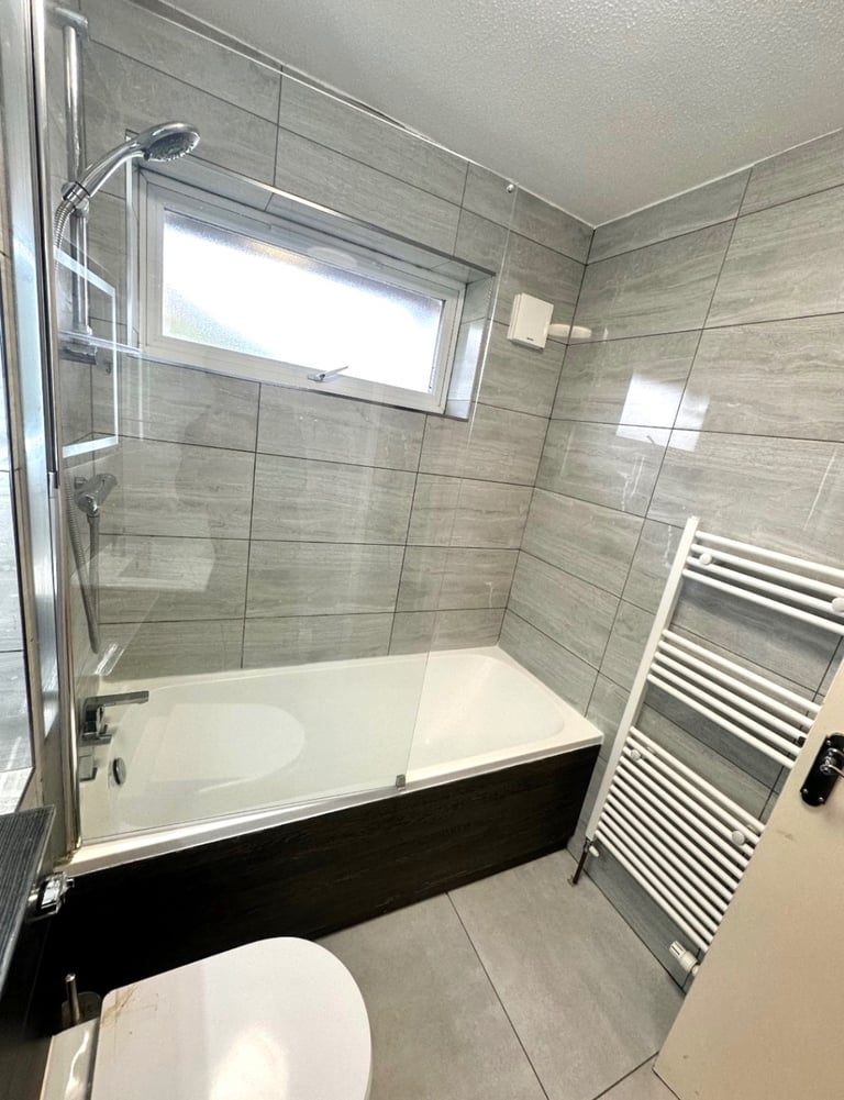 (Not a studio)Double room including bills for single occupancy Postcode TW12 3YZ