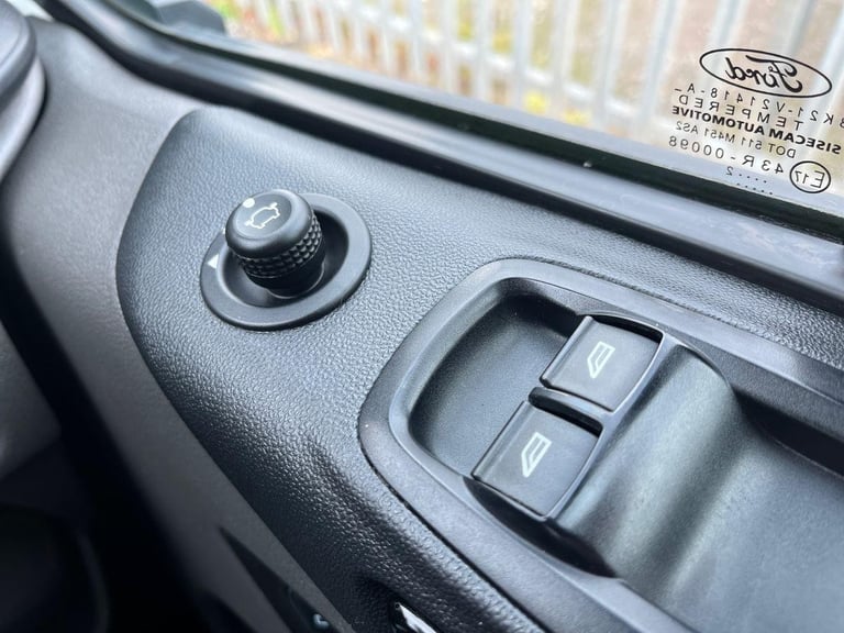 2022 Ford Transit Custom Double Cab in Van Limited 2.0L 170PS AUTO Frozen White