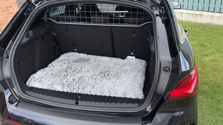 BMW series 1 dog guard and liner