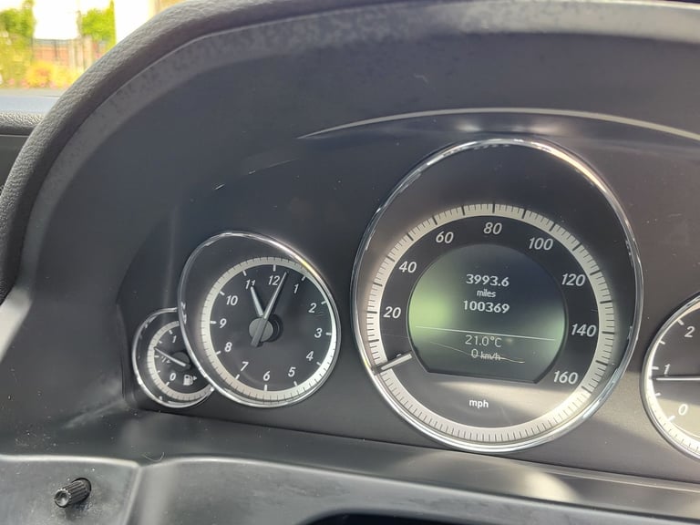 Mercedes-Benz E220 CONVERTIBLE, 61 PLATE, RARE MANUAL, FULL SERVICE HISTORY
