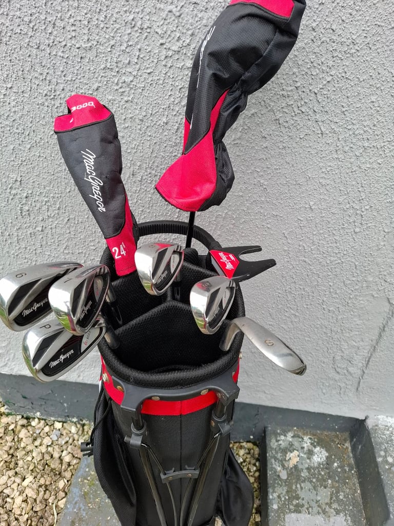 MacGregor CG3000 golf set.