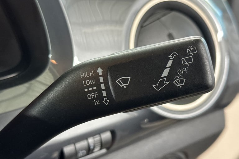 2017 SEAT Mii 64389 Hatchback Petrol Manual