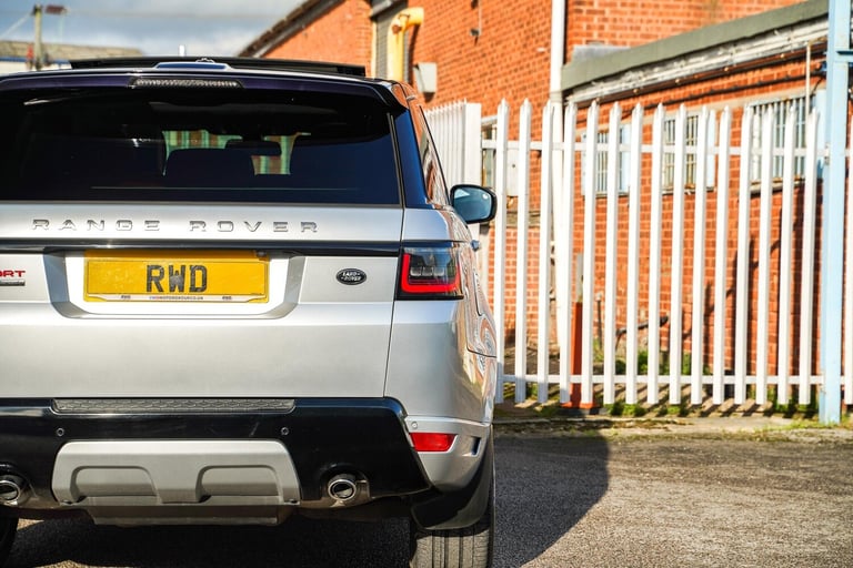 2014 Land Rover Range Rover Sport 3.0 SD V6 Autobiography Dynamic SUV 5dr Diesel Auto 4WD Euro 5 ...