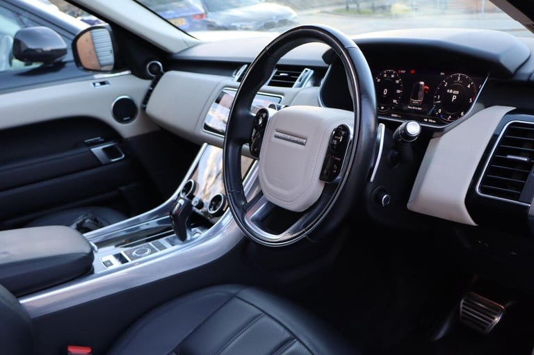 LAND ROVER RANGE ROVER SPORT 3.0 D300 MHEV HSE Silver Auto 4WD Euro 6 (s/s) 5dr