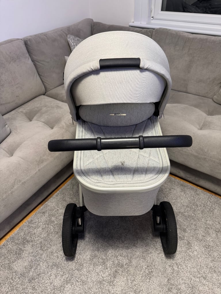 Grey Venicci Upline Pram