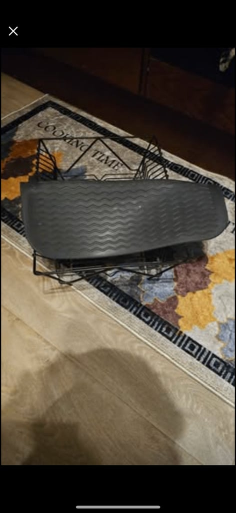 image for Dish rack and silicone under to hold excess  water