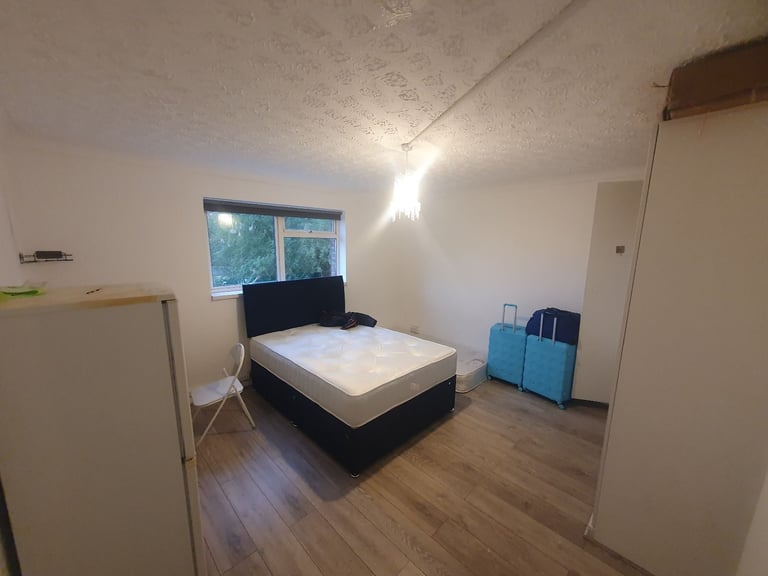 Spacious and Cosy Double Room for Rent in - HA9 9DY
