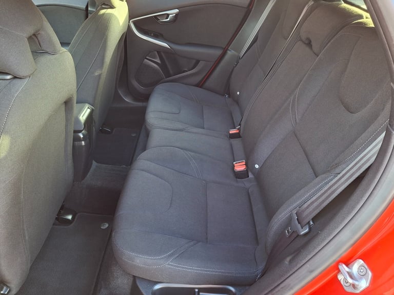 2015 15 Volvo V40 1.6 D2 ES 5 Door Manual. 20GBP RFL. Only 59000 Miles with FSH!