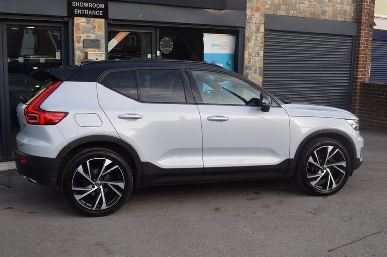 2019 Volvo XC40 2.0 D3 R DESIGN Pro 5dr Geartronic ESTATE DIESEL Automatic