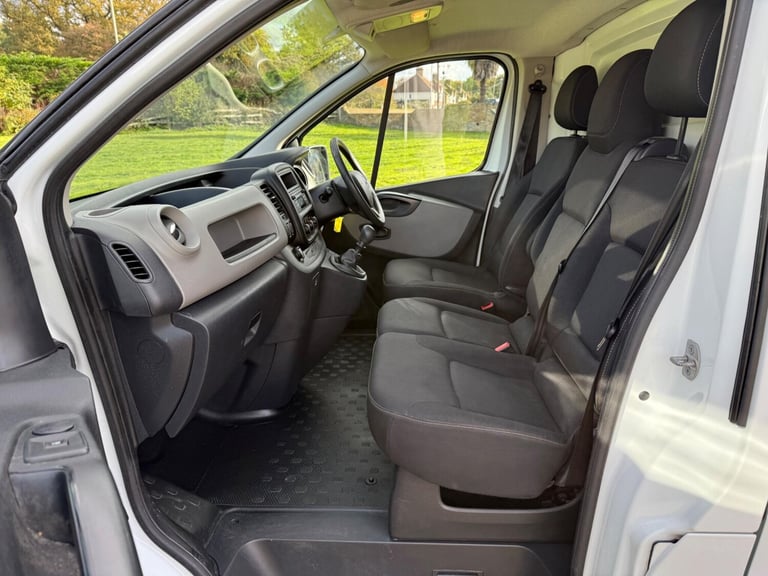 2017 Renault Trafic SL27 dCi 120 Business+ Van PANEL VAN DIESEL Manual