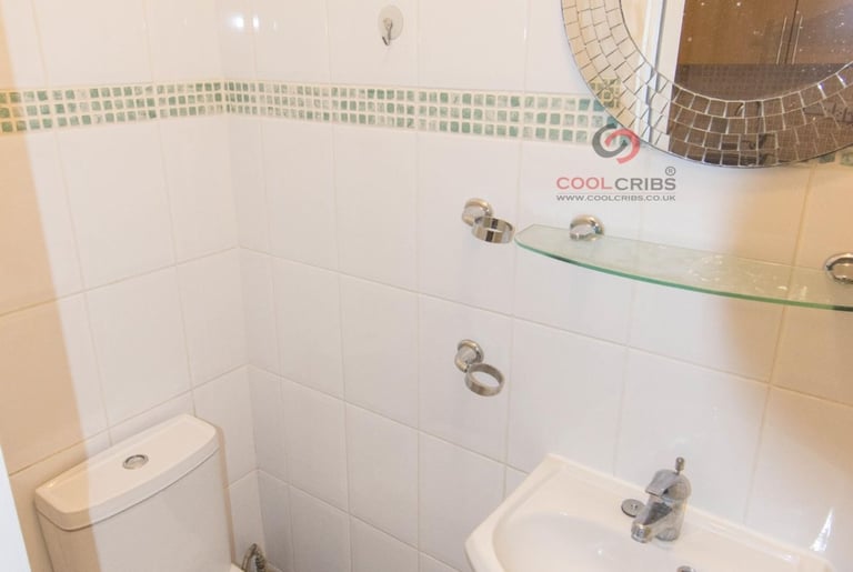  Studio flat in a beautiful with bills included, Linden Gardens, Notting Hill, W2-Ref: 855