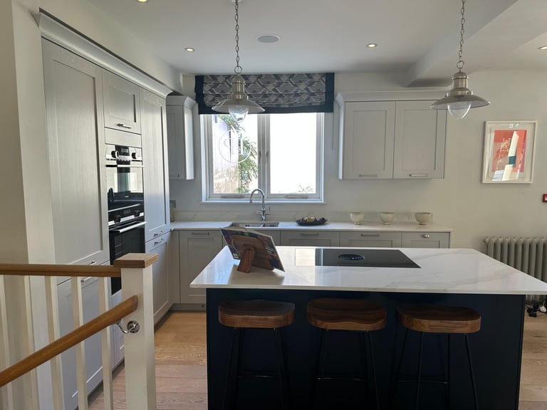 BRANDT Design Shaker Style Ex-display Kitchen Units, Appliances, Worktop