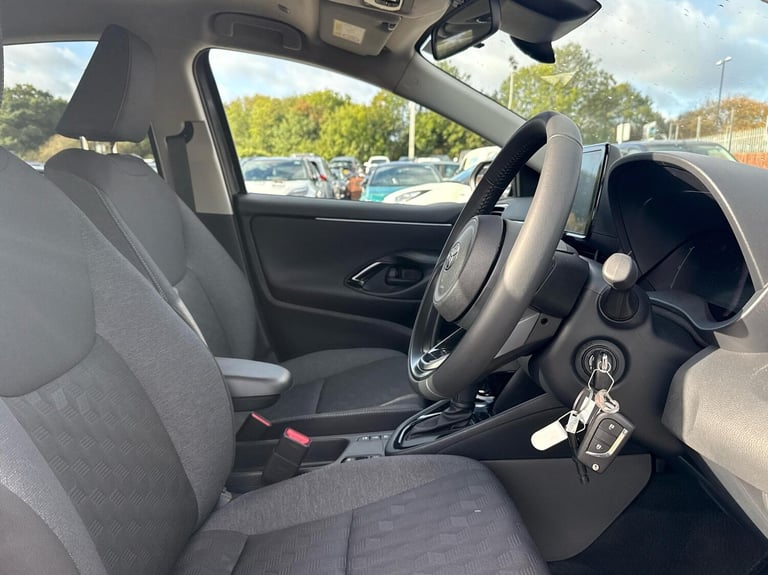 2025 Toyota Yaris 1.5 Hybrid Design 5dr CVT Hatchback Hybrid Automatic