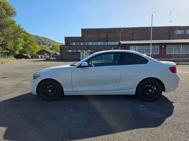 2016 BMW 2 Series 218i SE 2dr Step Auto 8 SPEEDS, NEW SHAPE, PETROL, WHITE COUPE Petrol Automatic