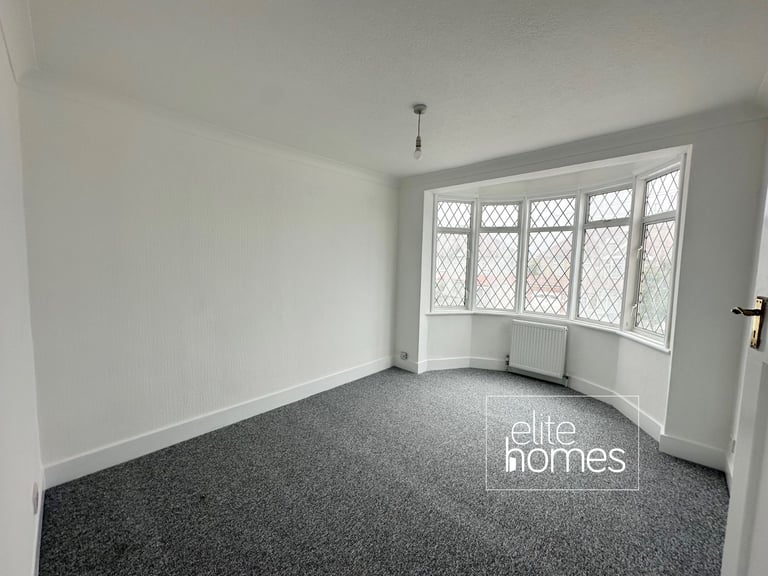 Large newly renovated 3 bedroom House with large private garden in Enfield, EN3.