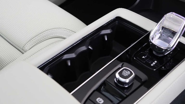 2025 Volvo XC90 T8 AWD PHEV Ultra Dark (Blond, Sunroof, Bowers &amp; Wilkins, 360 Camera) ESTATE ...