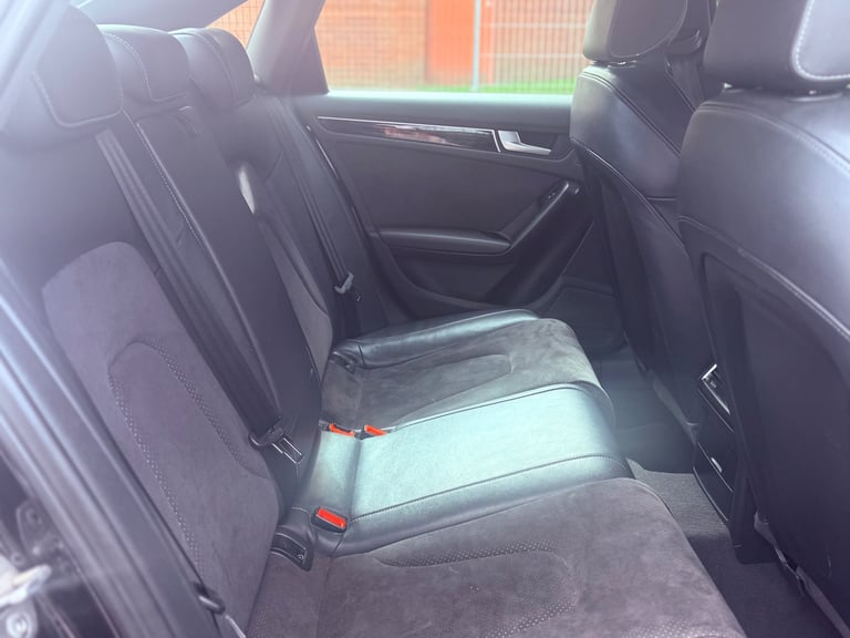 Audi, A4, Saloon, 2010, Manual, 1968 (cc), 4 doors