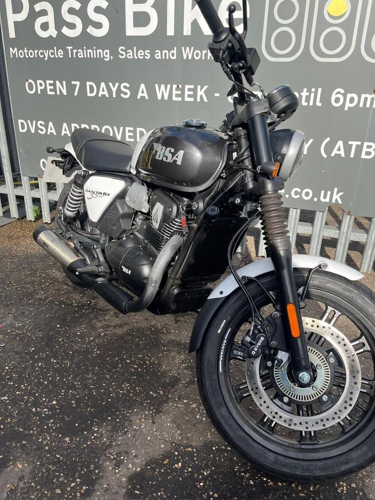 BSA Bantam 350cc Classic Style Motorcycle Avalon Grey Ex-Demo 204 Miles 2025